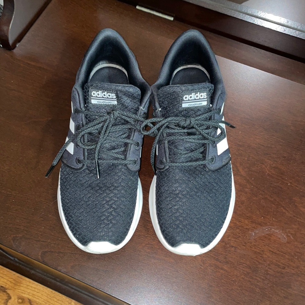 Adidas black & white cloud foam sneaker